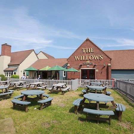 Willows, Blackburn By Marston'S Inn 외부 사진